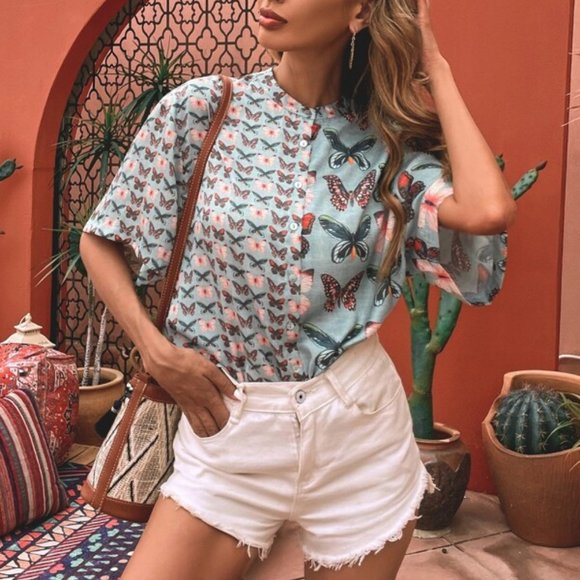 BOHO DOLLZ Butterfly Print Button Front Blouse - Picture 2 of 8